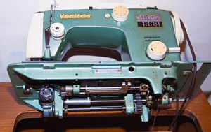 Старинные швейные машинки